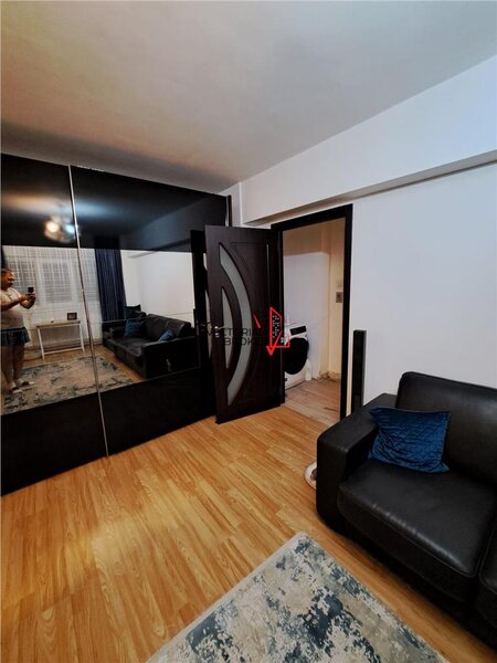 Dristor Rm Sarat Apartament 3 camere Renovat Constructie 1986